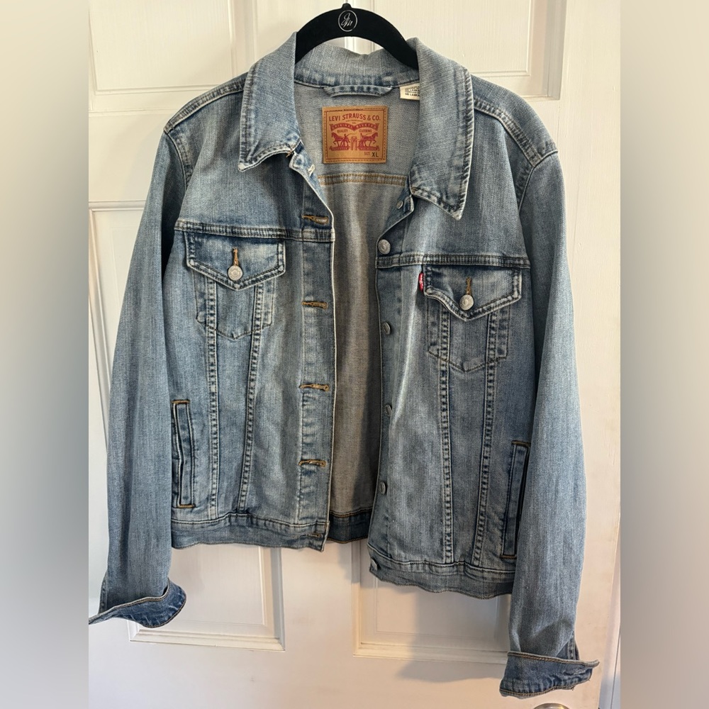Levis Women’s Jean Jacket